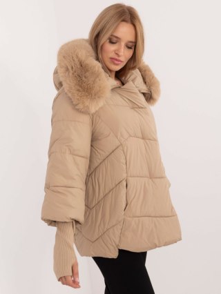 Camelowa zimowa kurtka damska z pikowaniem MBM-KR-2505.14