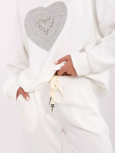 Ecru spodnie dresowe masełko – joggersy z długimi ściągaczami