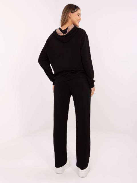 Czarny komplet damski masełko – luksusowy dres z bluzą kangurką