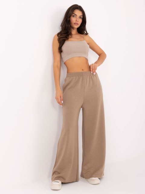 Ciemnobeżowe spodnie dresowe masełko – szerokie nogawki typu wide leg