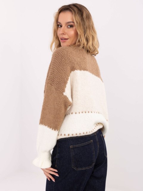 Rozpinany Sweter Oversize w Paski z Falbaną Camelowy