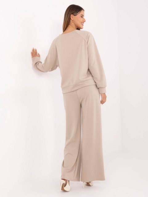 Jasno beżowy komplet dresowy damski masełko
