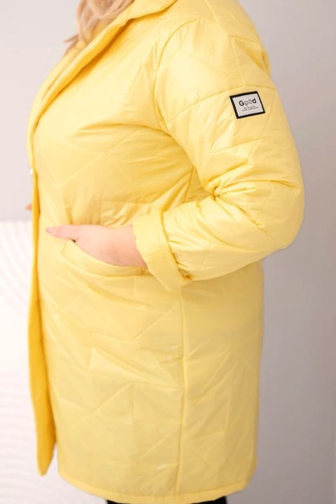 Kurtka damska Plus Size pikowana z ozdobnymi guzikami i kołnierzem żółta