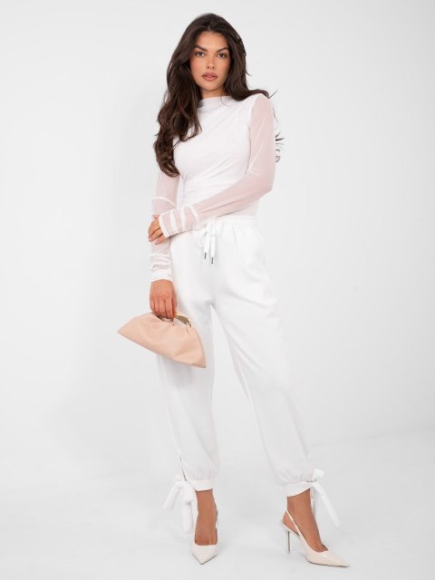 Spodnie dresowe masełko z wiązanymi nogawkami  ecru