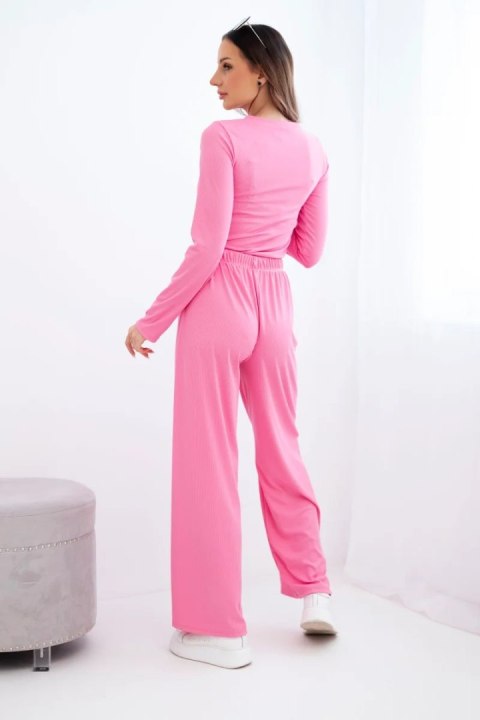 Jasnoróżowy komplet damski z wiskozy – elegancja i wygoda w fasonie wide-leg