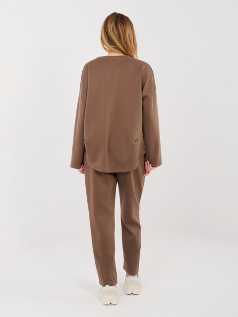 Damski dres masełko z ozdobnymi naszywkami brązowy