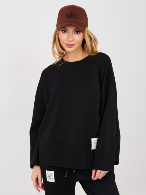 Damski dres masełko z ozdobnymi naszywkami czarny