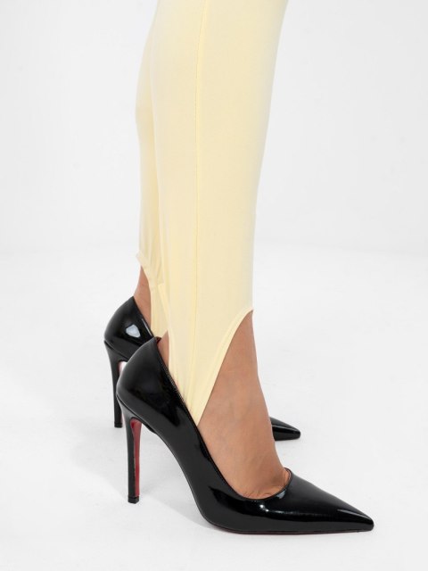 Żółte legginsy masełko