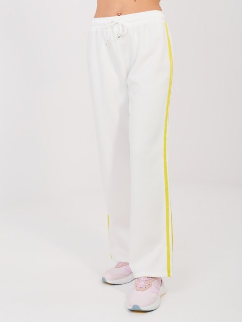 Komplet damski masełko – dwuczęściowy zestaw z rozpinaną bluzą i kapturem ecru