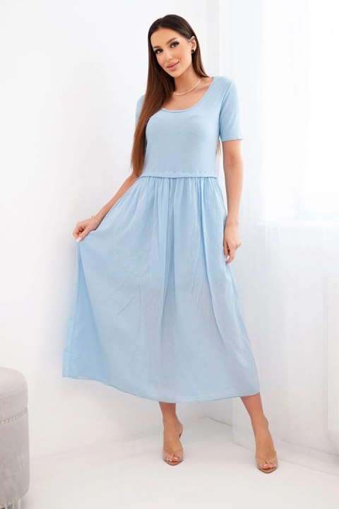 Niebieska sukienka bawełniana midi z rozkloszowanym dołem