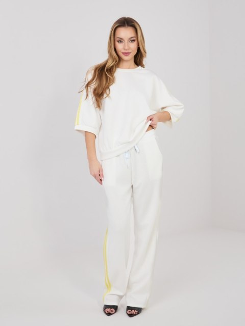 Komplet damski masełko z rękawem 3/4 i joggerami IT-KMPL-22215.77