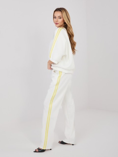 Komplet damski masełko z rękawem 3/4 i joggerami IT-KMPL-22215.77