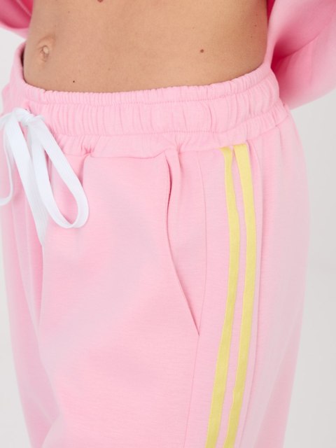 Komplet damski masełko z rękawem 3/4 i joggerami IT-KMPL-22215.77