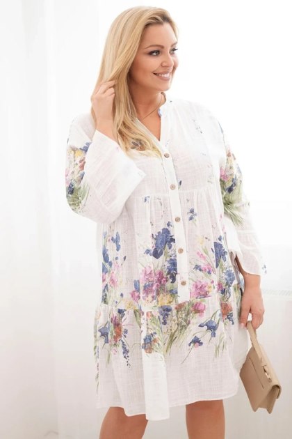 Sukienka damska bawełniana Plus Size z dekoltem V i guzikami kwiatowy wzór biała