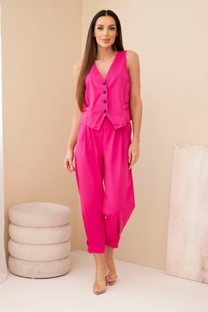 Komplet damski elegancki z kamizelką na guziki i spodniami fuksja