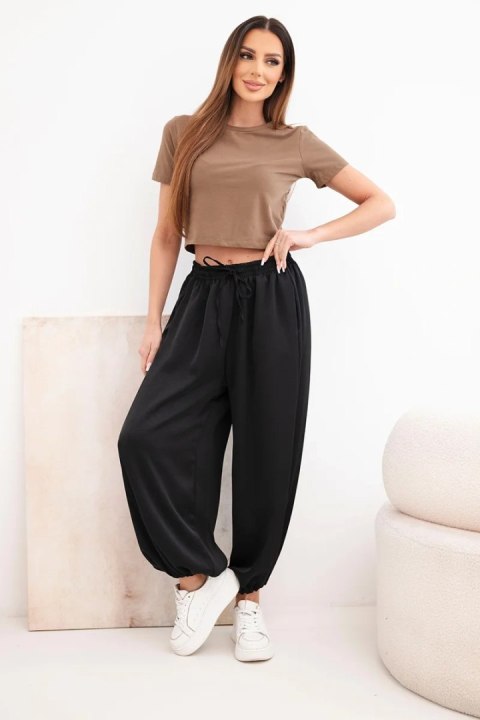 Czarne spodnie damskie alladynki z szeroką nogawką
