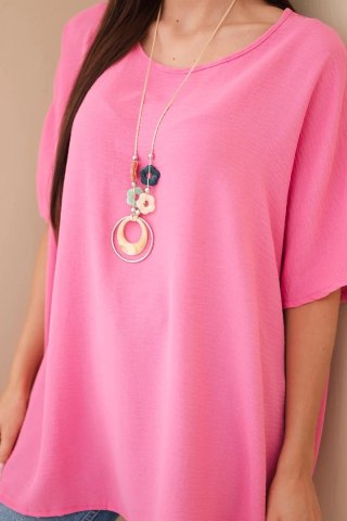 Bluzka oversize z wisiorkiem różowa