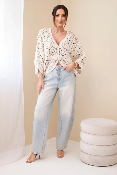 Sweter damski ażurowy oversize zapinany na guziki z dekoltem V beżowy