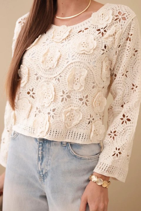 Sweter damski ażurowy z kwiatowym wzorem beżowy