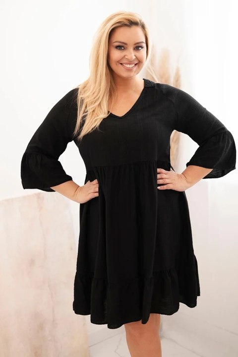 Czarna sukienka wiskozowa Plus Size z falbanami i ażurowym wykończeniem