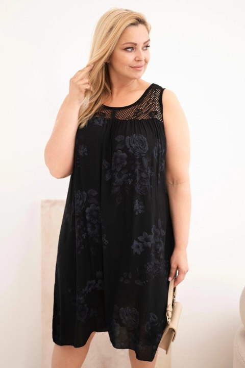 Czarna sukienka wiskozowa Plus Size z koronką i motywem kwiatowym