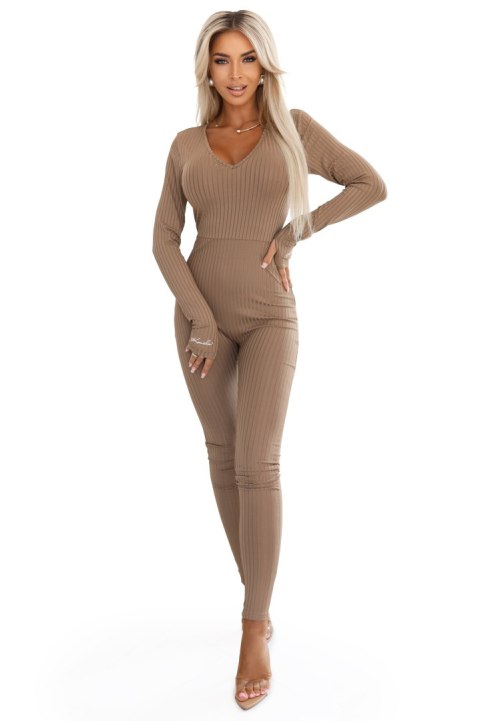 619-1 Wygodny i elegancki prążkowany kombinezon damski z dekoltem - mocha mousse - M