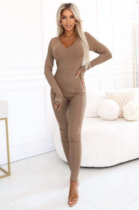 619-1 Wygodny i elegancki prążkowany kombinezon damski z dekoltem - mocha mousse - S