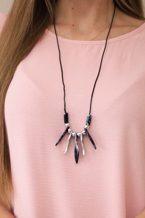 Bluzka oversize z wisiorkiem pudrowy róż