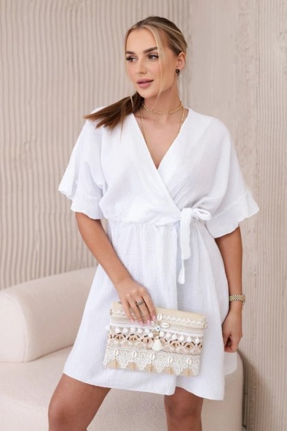 Sukienka muślinowa taliowana biała