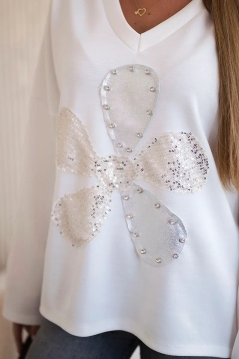 Bluza masełko z ozdobnym kwiatem ecru