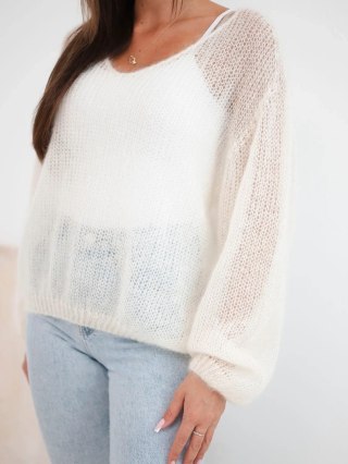 Sweter damski w 70% z kid moheru z dekoltem V o luźnym fasonie ecru