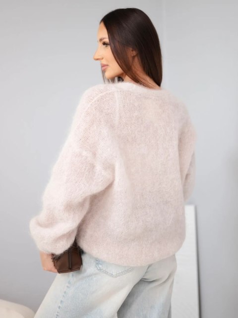 Sweter damski w 80% z kid moheru zapinany na guziki o luźnym kroju beżowy