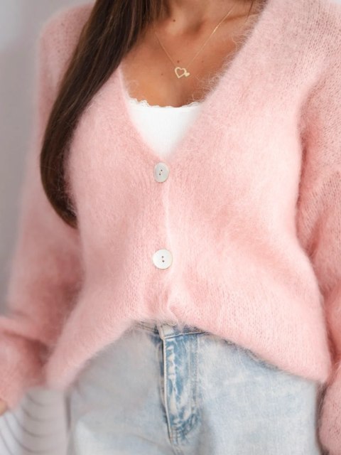 Sweter damski w 80% z kid moheru zapinany na guziki o luźnym kroju pudrowy róż