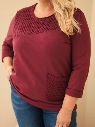 Bluza damska bawełniana Plus Size z ażurową wstawką i kieszenią bordowa