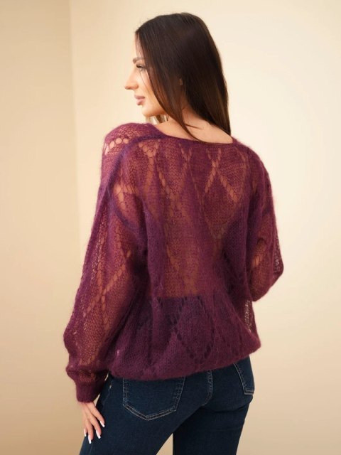 Sweter damski w 80% z moheru ażurowy z dekoltem V śliwkowy