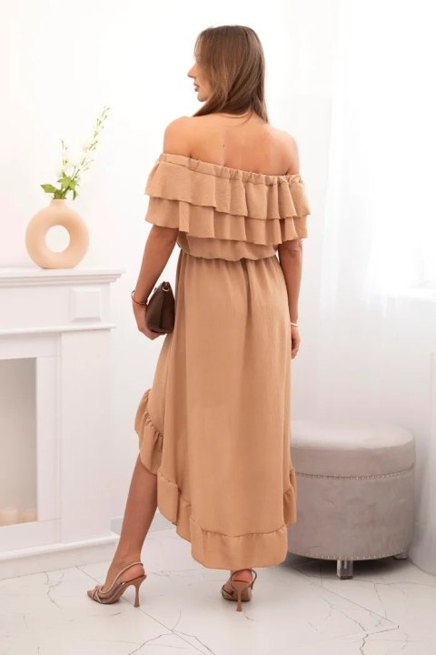Camelowa sukienka hiszpanka z asymetrycznym dołem