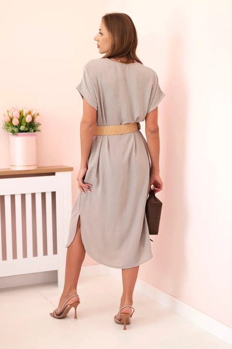 Elegancka sukienka cappuccino z ozdobnym paskiem