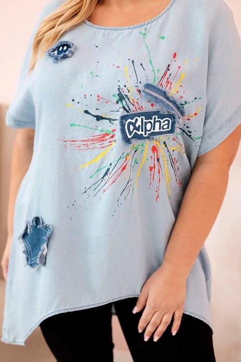 Bluzka damska Plus Size z naszywkami jasno jeansowa