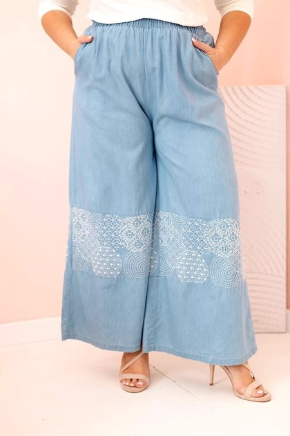 Spodnie damskie Plus Size z szeroką nogawką i haftem etnicznym jasno jeansowe