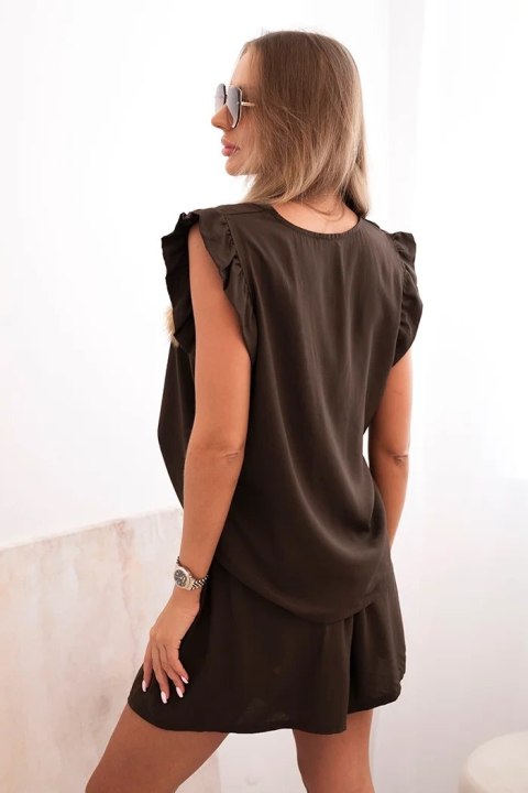 Brązowy komplet letni z wiskozy – bluzka z falbankami i krótkie szorty