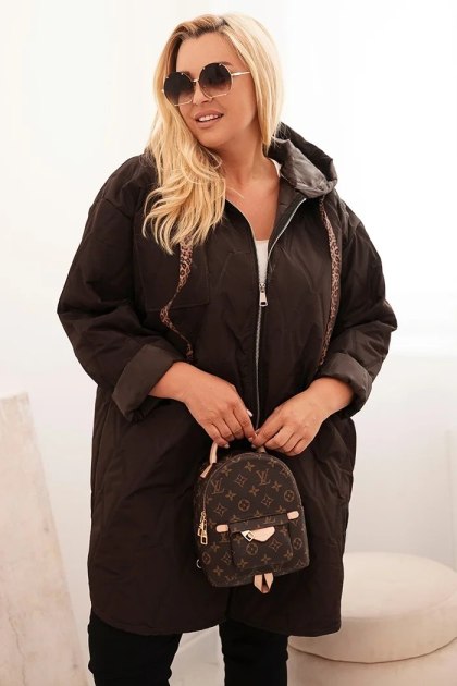 Kurtka damska Plus Size pikowana z kapturem i napisem HOPE brązowa