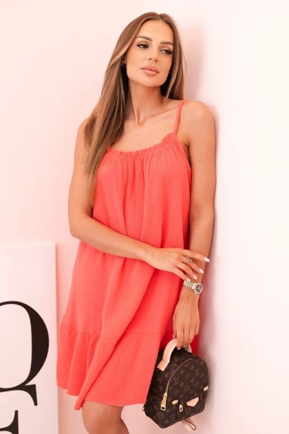 Sukienka damska muślinowa na ramiączkach z falbaną malinowa