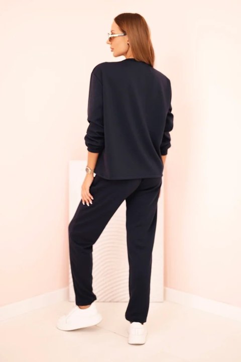 Granatowy komplet damski masełkowy – klasyczny dres o aksamitnej strukturze