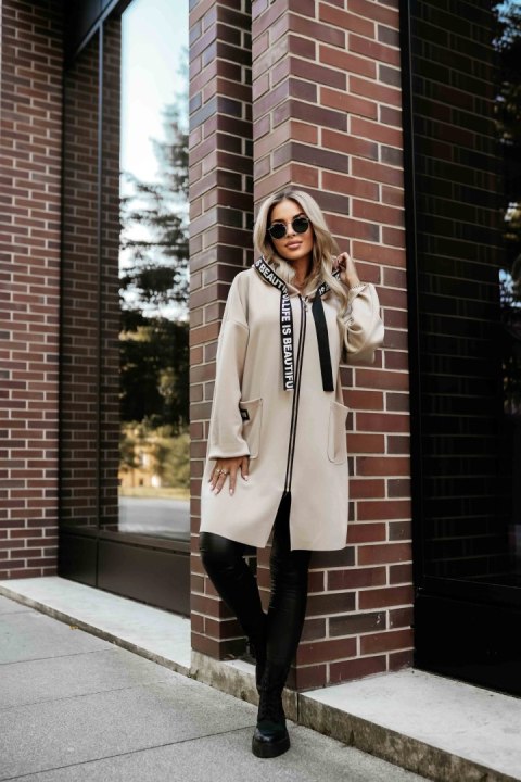 Beżowy casualowy płaszczyk damski z kapturem