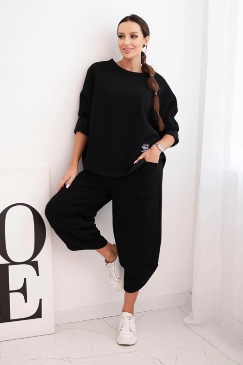 Komplet damski dresowy z grubszego materiału z szerokimi nogawkami czarny