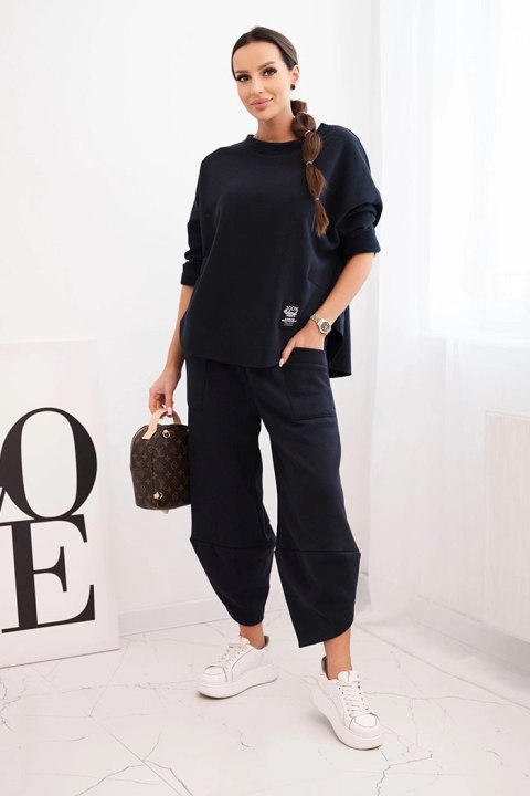 Komplet damski dresowy z grubszego materiału z szerokimi nogawkami granatowy