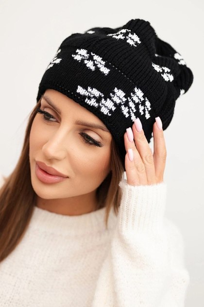 Czapka damska zimowa dzianinowa z wzorem śnieżynek K463 czarna