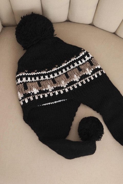 Czapka damska zimowa wełniana z nausznikami i pomponami K436 czarna + mocca