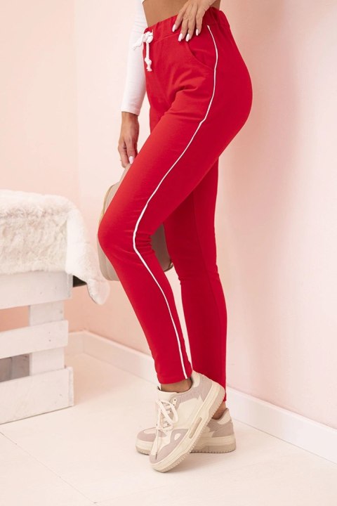 Spodnie dresowe damskie z lampasem i wiązaniem w pasie czerwone