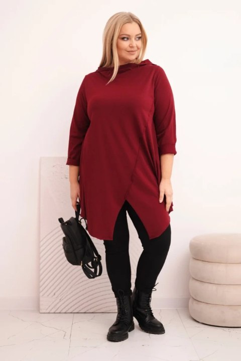 Bluzka damska bawełniana Plus Size asymetryczna z podwijanym rękawem bordowa